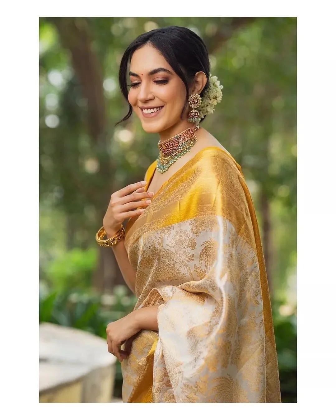 Designer Festival Collection Soft Lichi Silk Saree & Blouse