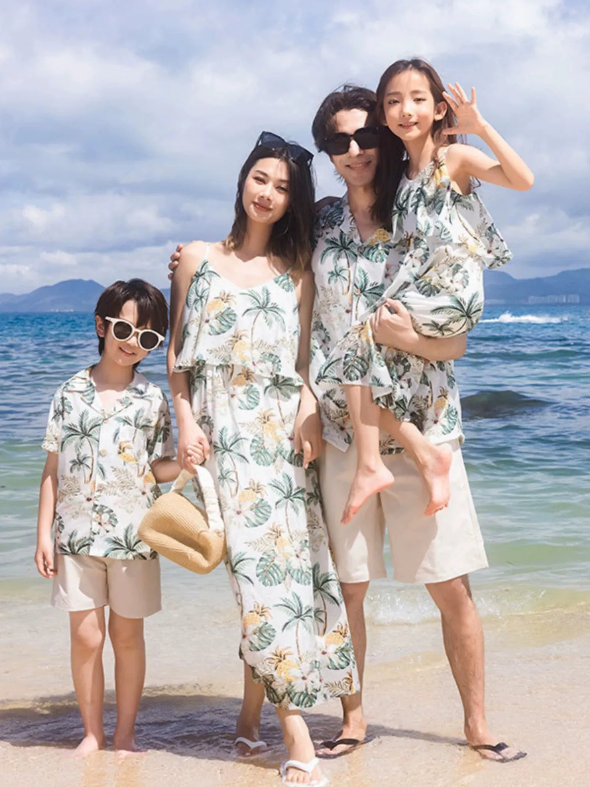 Parent-Child Clothing Clothes for the Whole Family Couple Clothing Hainan Sanya Seaside Beach Skirt Vacation Mother-Daughter Dress Hawaiian Shirt